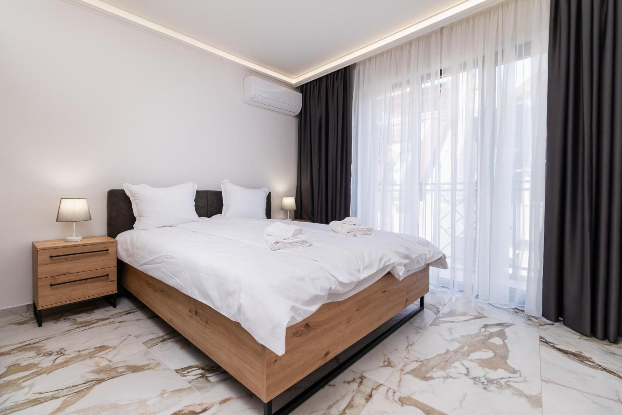 Modern 1-bedroom *