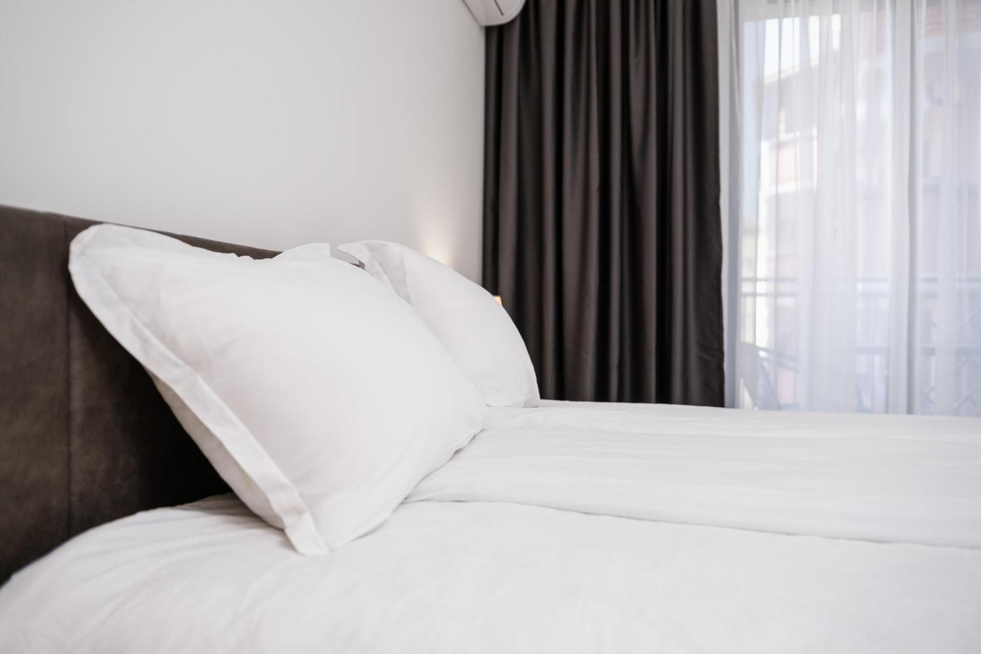 Modern 1-bedroom *